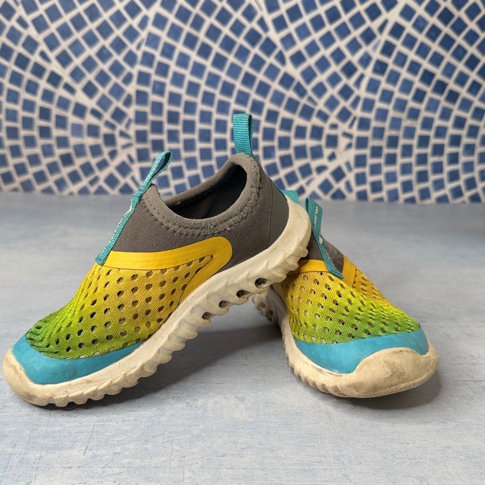 (5for$10) Kids' Multicolor Slip-On Water Shoes/ Size 8